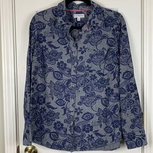 Kim Rogers 100% cotton denim looking blue colored long sleeved button shirt med.